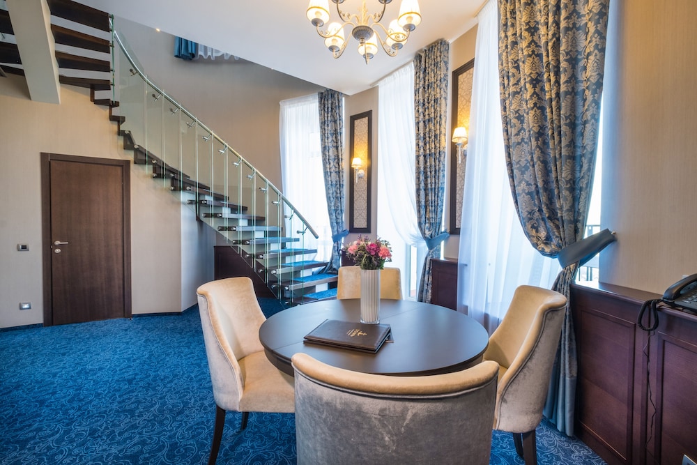Presidential Suite