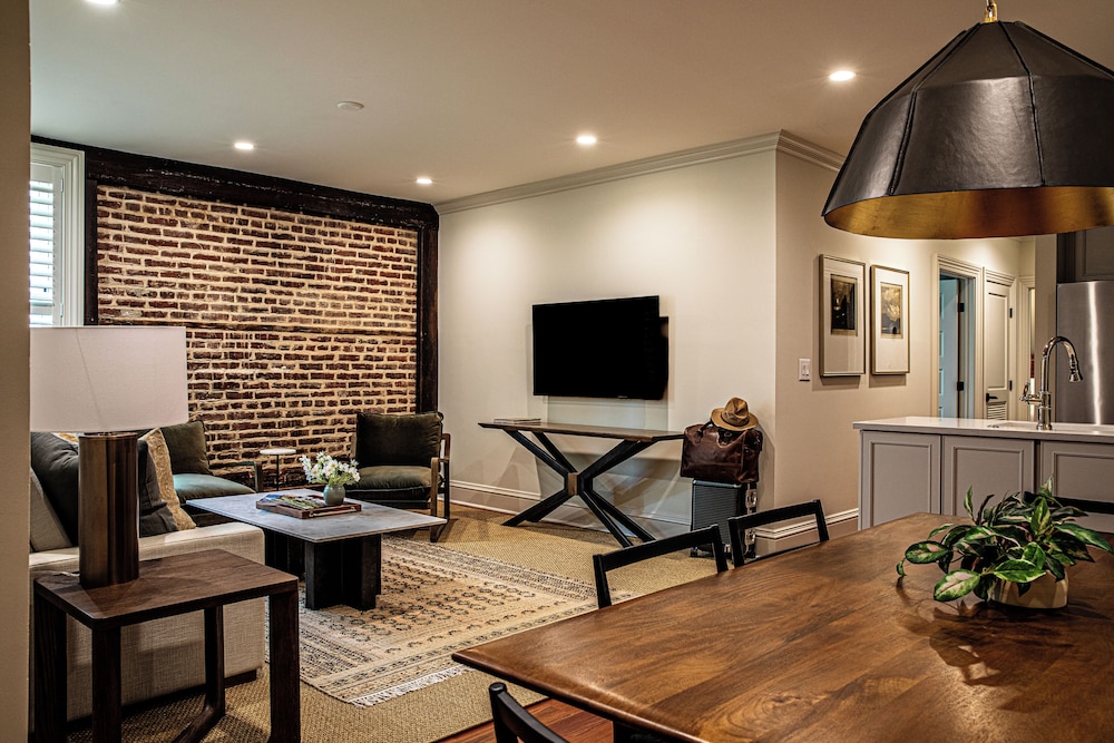 Deluxe Suite, Multiple Beds