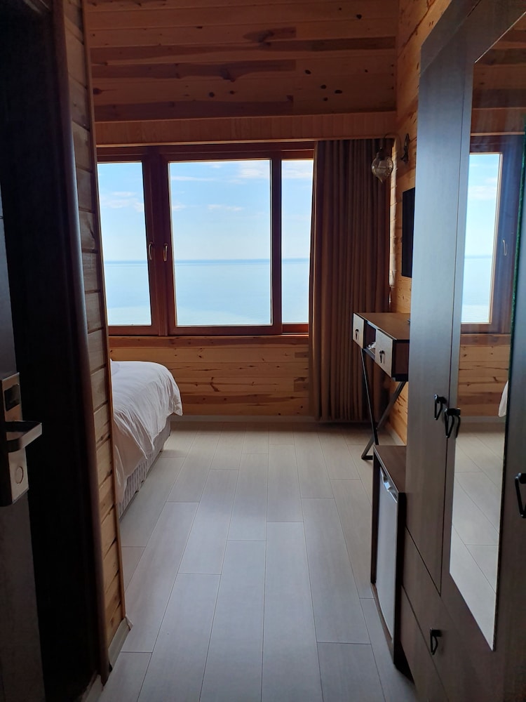 Standard Double Room Single Use, 1 Queen Bed, Non Smoking, Sea View