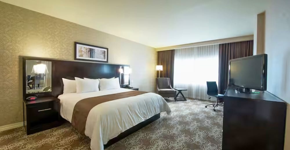 Room, 1 King Bed, Accessible, Non Smoking - Photo 3