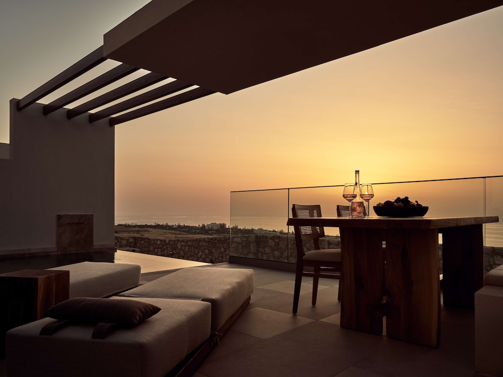 Elite Suite, Private Pool, Sea View - Photo 10