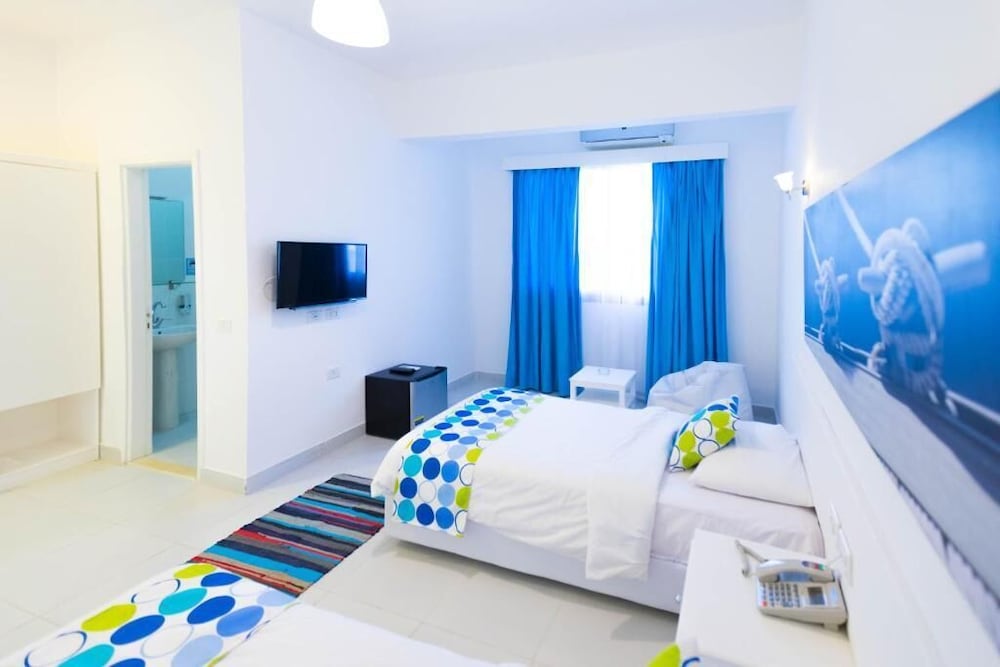 Double or Twin Room, 1 Bedroom, Mountain View photo 2