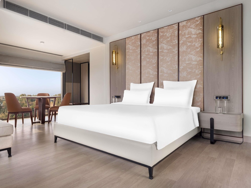 Superior Suite, 1 Double Bed, Balcony photo 3