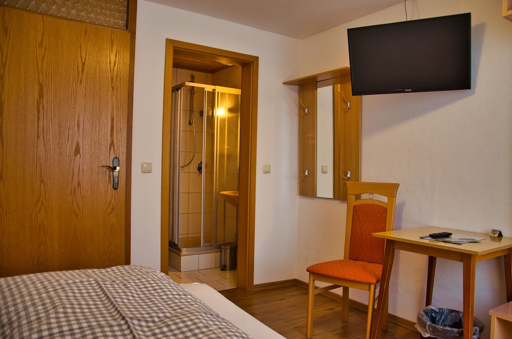 Single Room, 1 Twin Bed photo 3