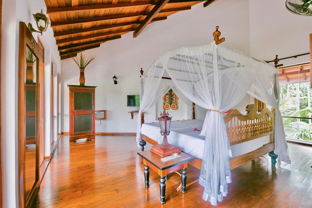 Luxury Villa, 3 Bedrooms, Private Bathroom, Canal View photo 2