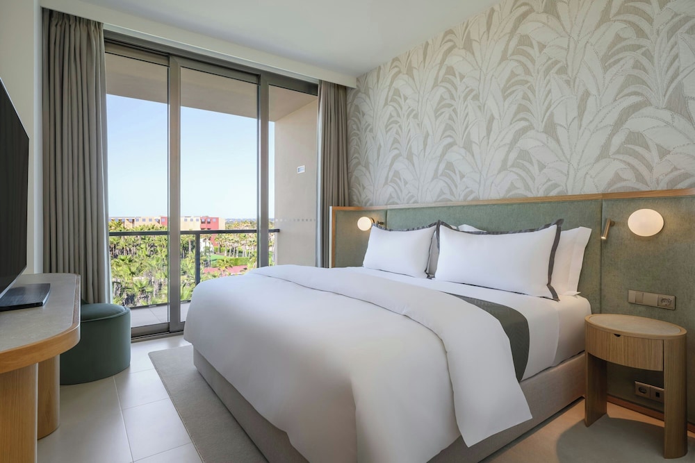 Junior Suite, 1 King Bed with Sofa bed, Balcony, Resort View - Photo 2