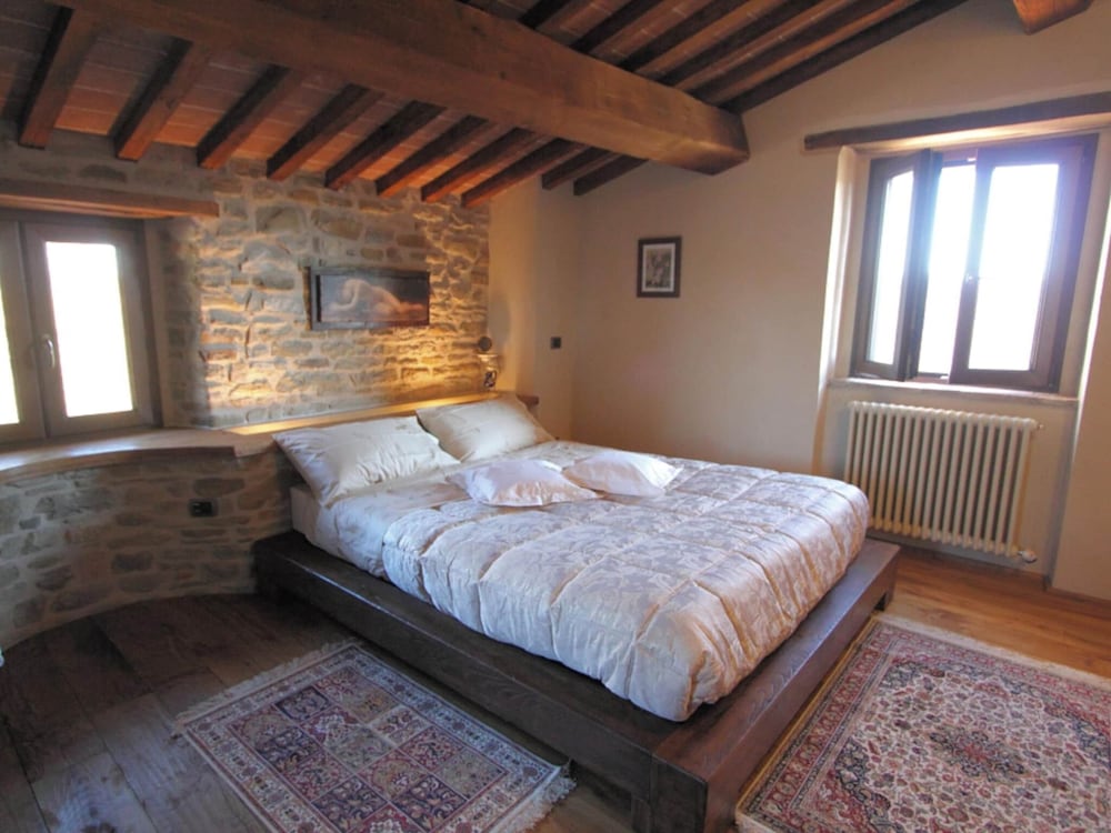 Classic Villa, Multiple Bedrooms