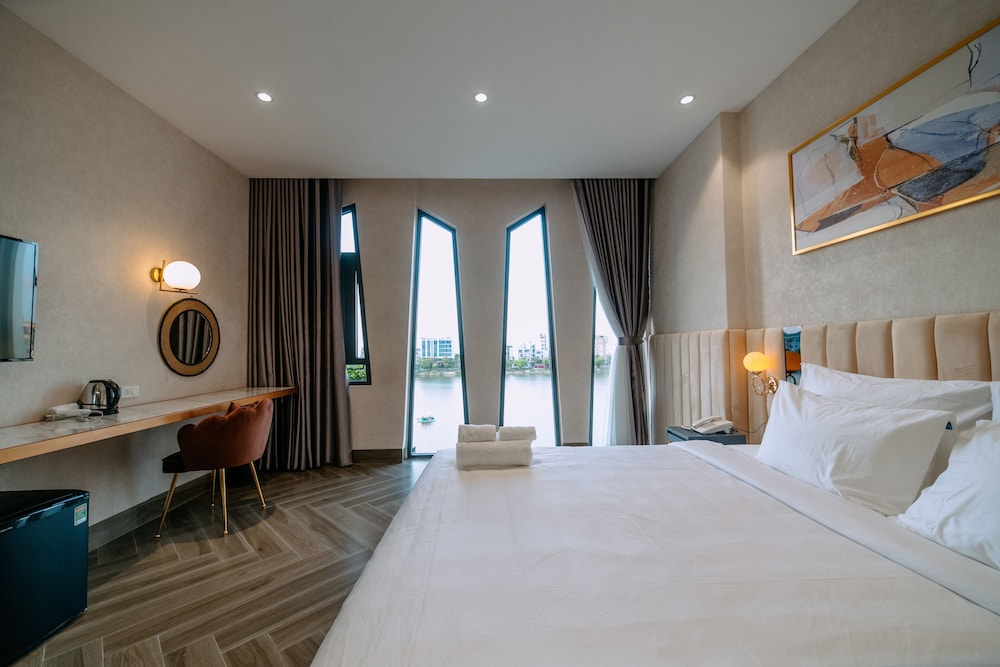 Deluxe Double or Twin Room photo 3