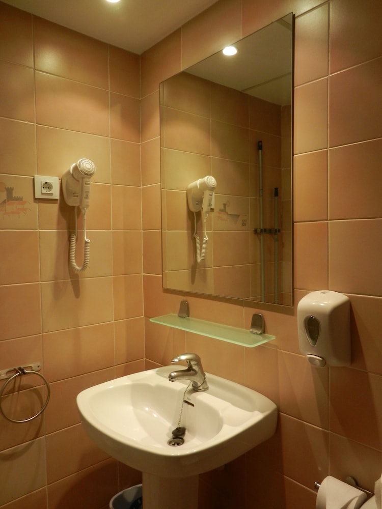 Apartment, 1 Bedroom, Balcony, Pool View (2-4 adults) - Photo 16