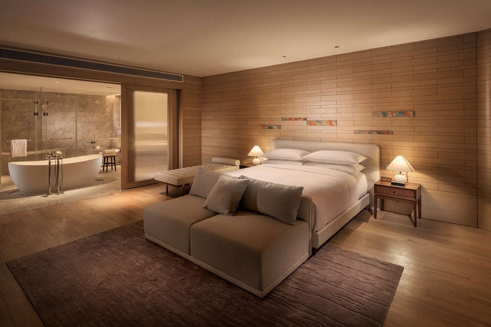 Premium Suite, 1 King Bed (Duplex) - Photo 5