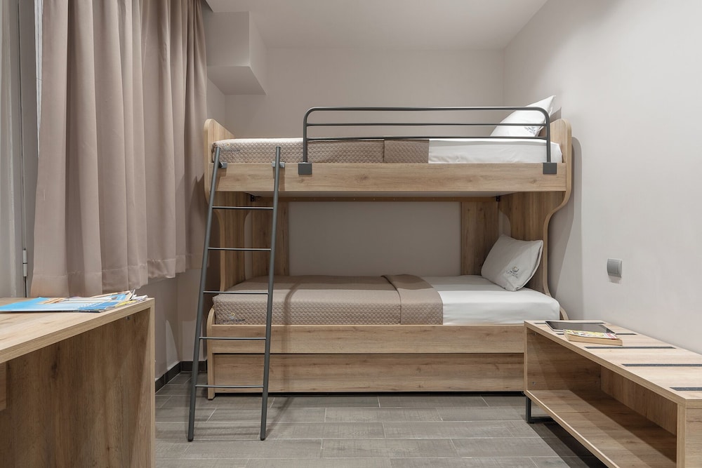 Family Suite, 2 Bedrooms, Bathtub