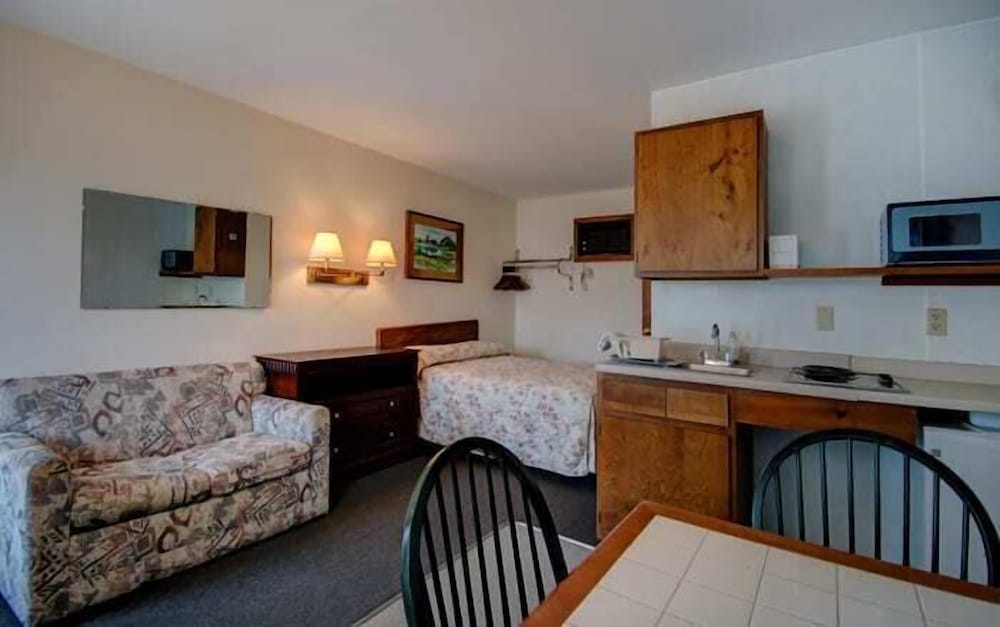 Deluxe Room, Kitchenette photo 1