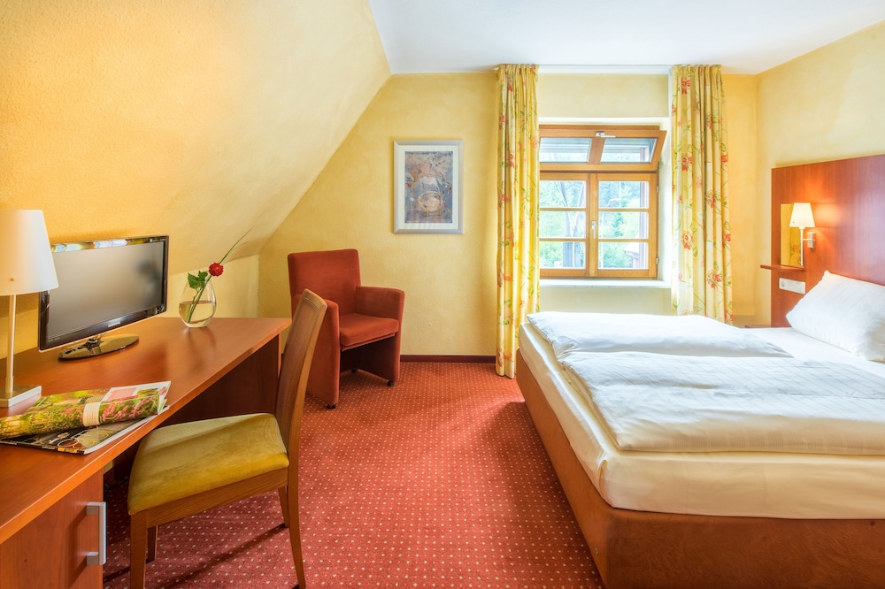 Economy Double Room photo 1