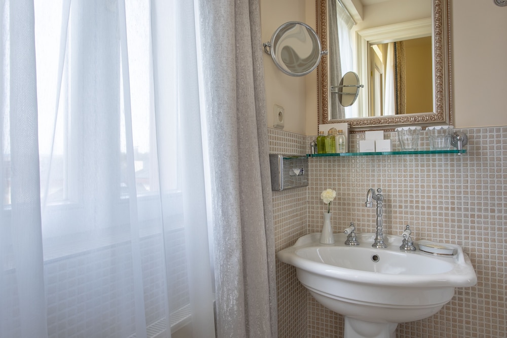 Standard Room, Balcony - Photo 5