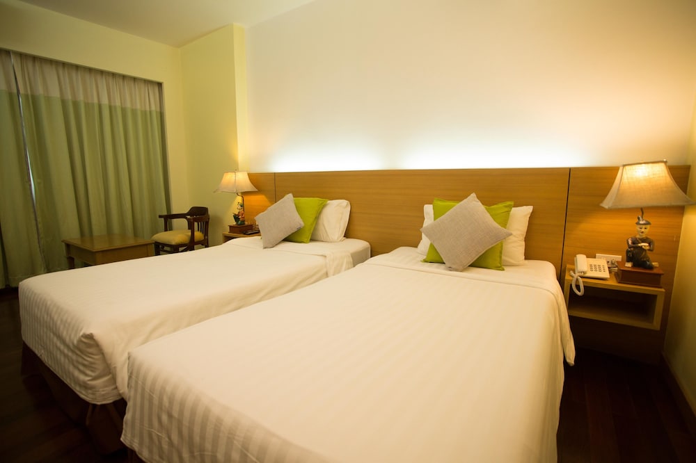 Economy Twin Room photo 2