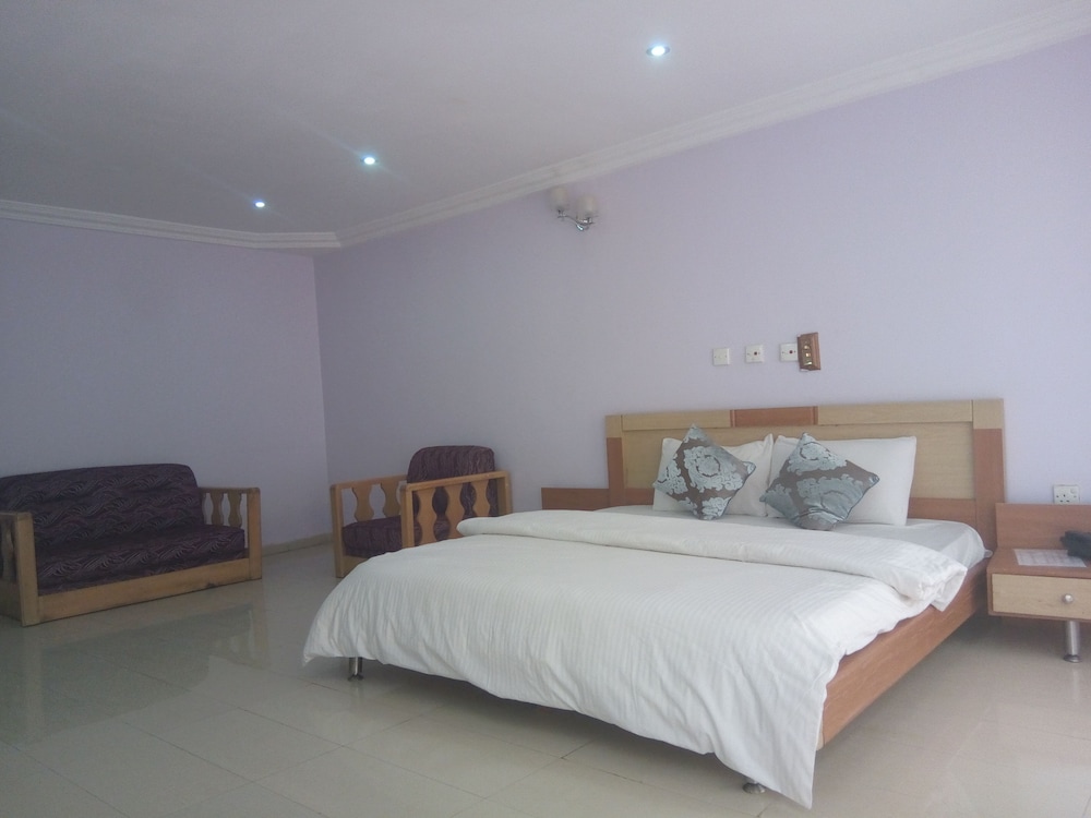Business Suite photo 2
