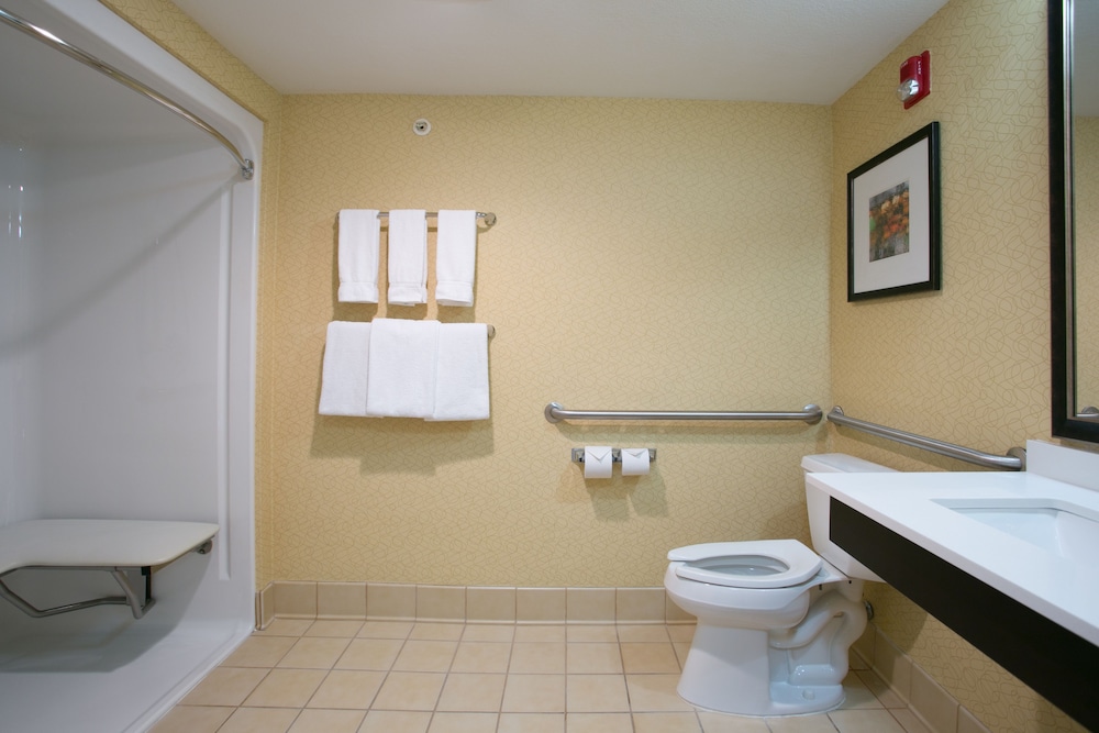 Room, 1 Bedroom, Accessible (Communications, Accessible Tub) - Photo 4