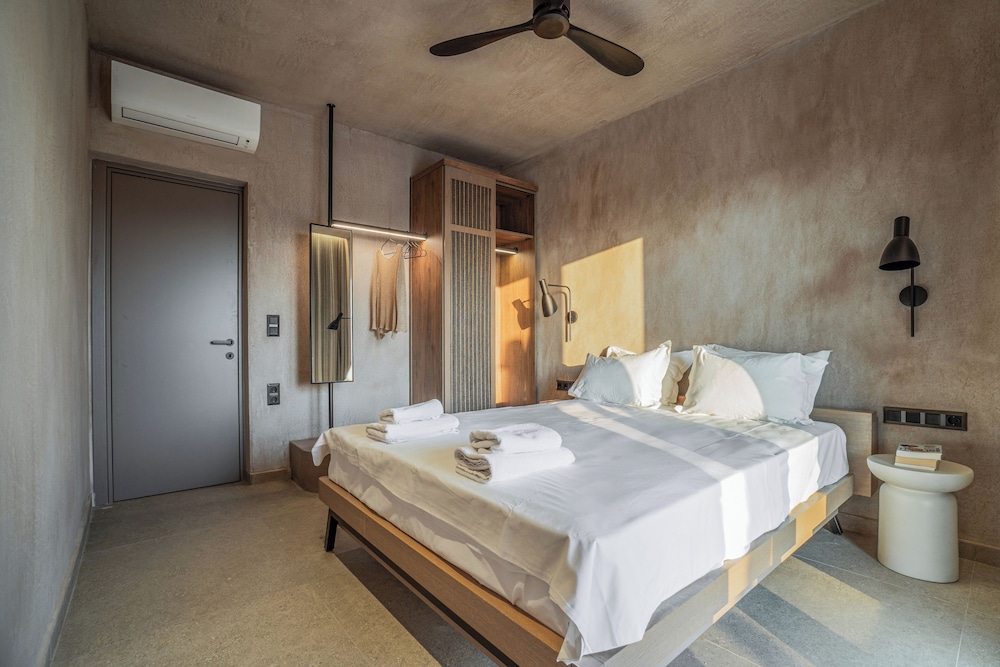 One- Bedroom Villa 360o View with private heated pool photo 3