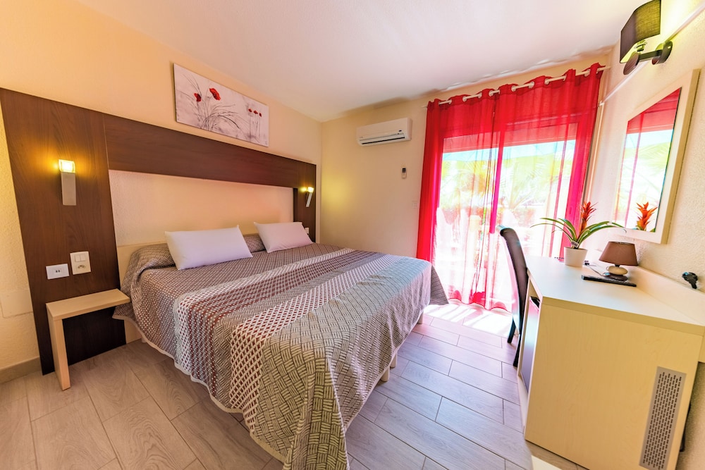 Exclusive Double Room, Pool View, Ground Floor