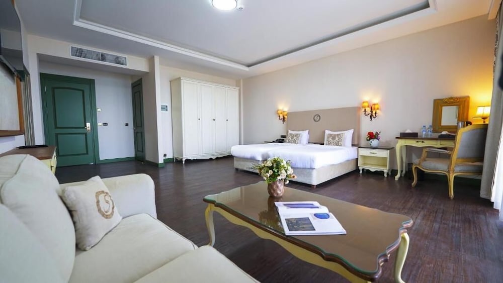 Deluxe Double or Twin Room photo 3