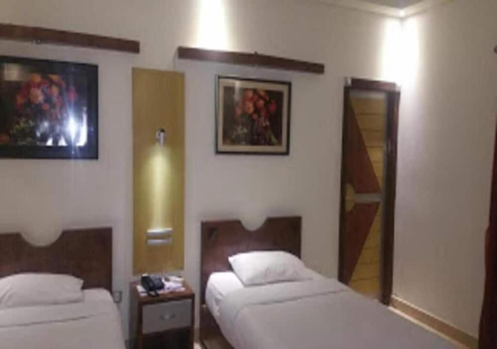 Deluxe Double Room photo 2