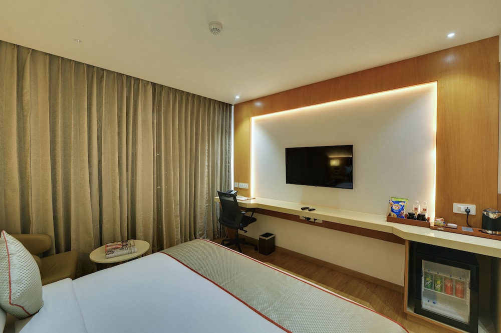 Executive Room - Photo 8