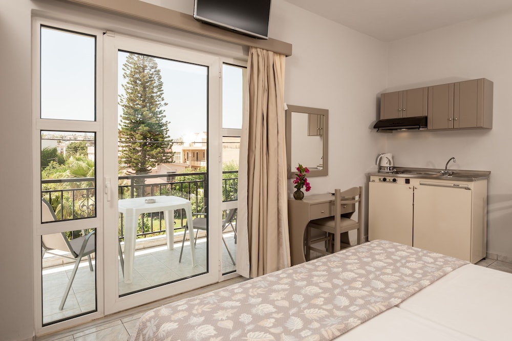 Family Apartment, 2 Bedrooms, Balcony (For 4) photo 3