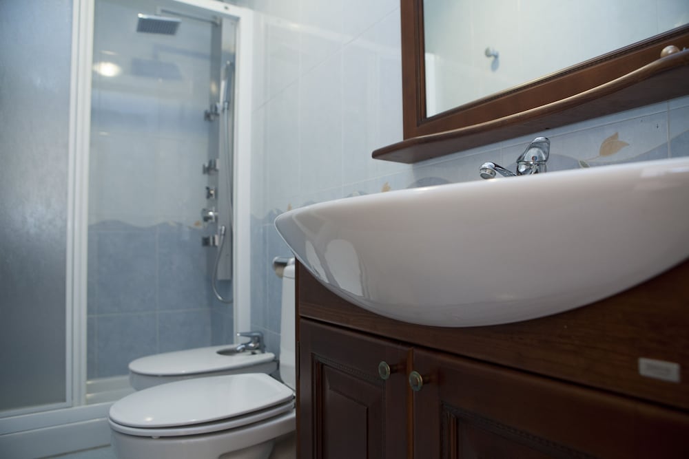 Standard Double Room Single Use, City View photo 3