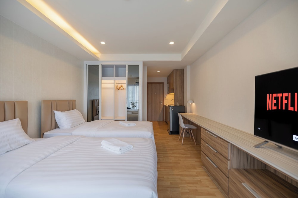 Twin Room with Balcony photo 2