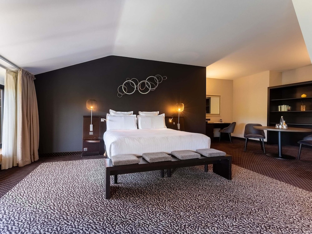 Junior Suite, 1 King Bed (Palace View)