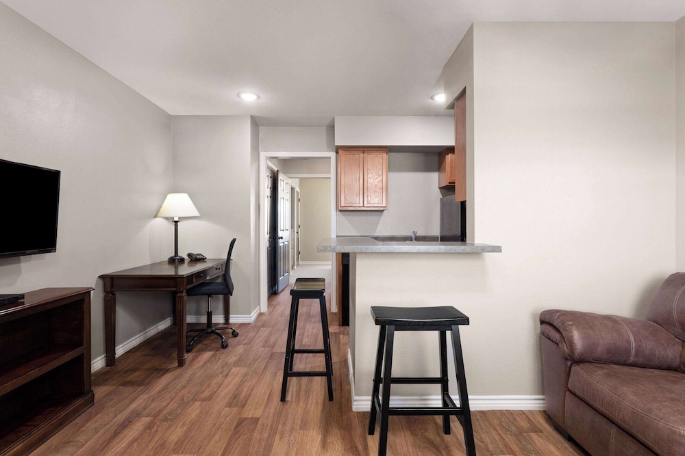 Suite, 1 Bedroom, Non Smoking photo 3