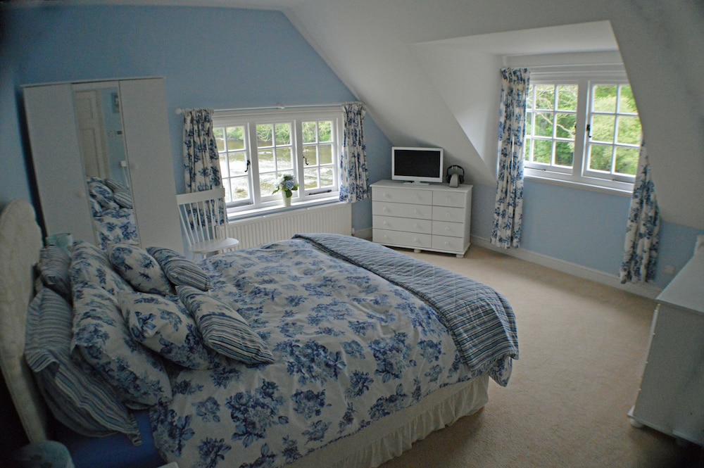 Deluxe Room, 1 Queen Bed, Ensuite, River View photo 1