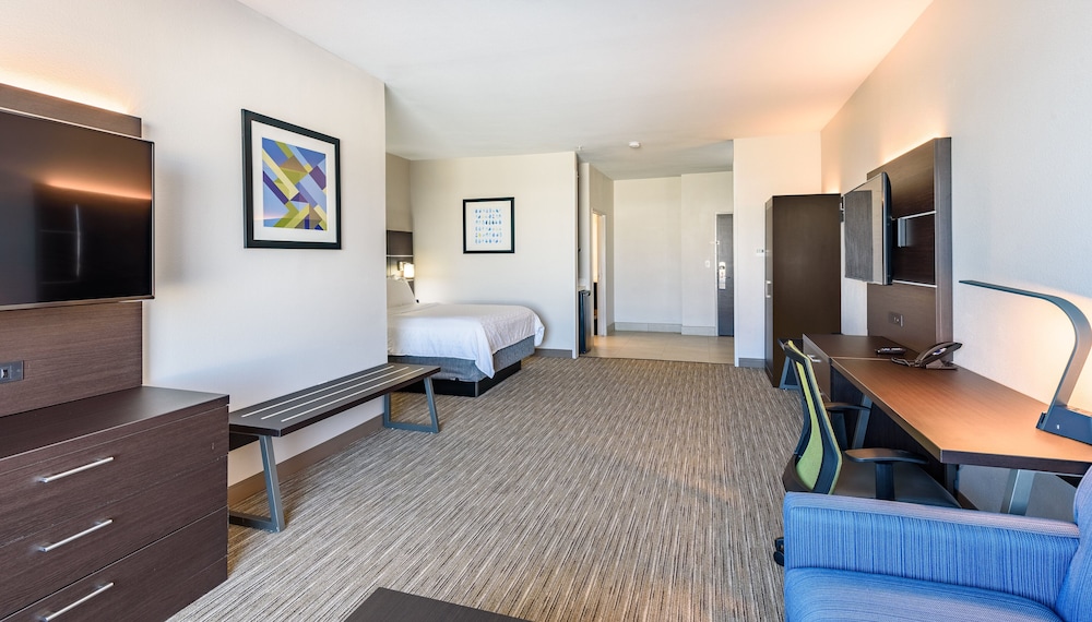 Suite, Multiple Beds photo 3