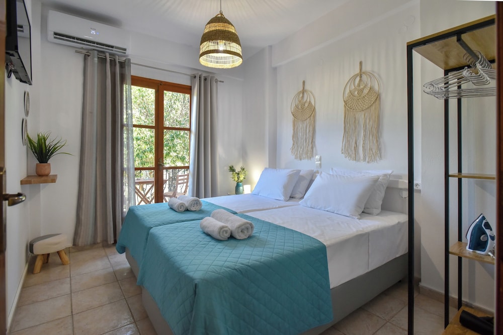 Family Apartment, 1 Queen Bed with Sofa bed photo 1