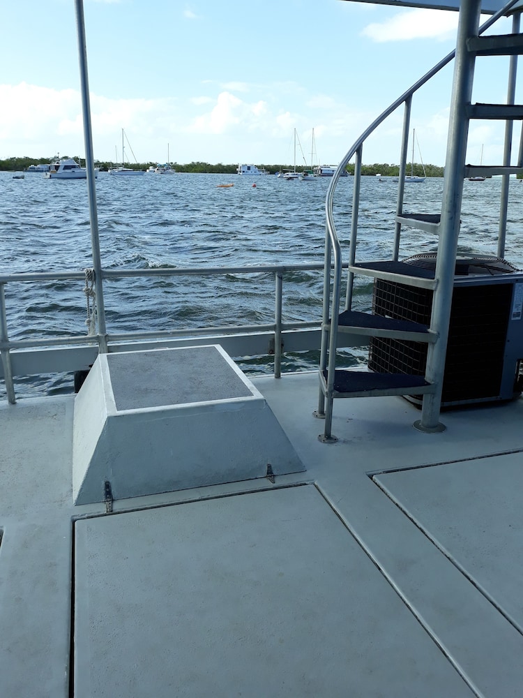 Manatee: Luxury Bungalow, 4 Bedrooms, Bay View photo 3