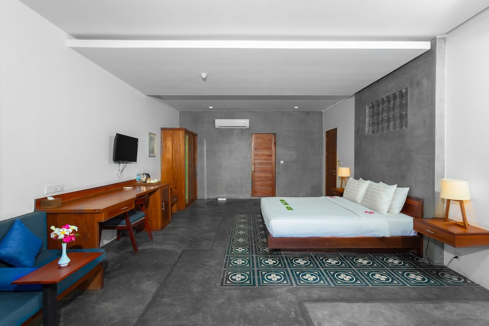 Infinity Pool View Signature Suite - Photo 6