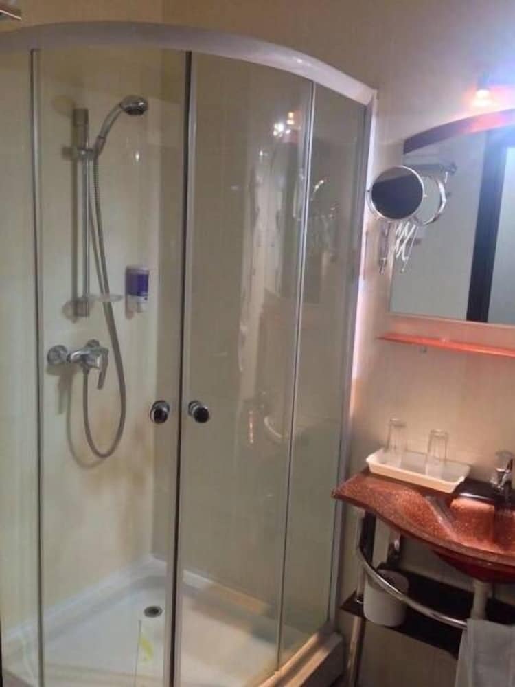 Standard Twin Room photo 2