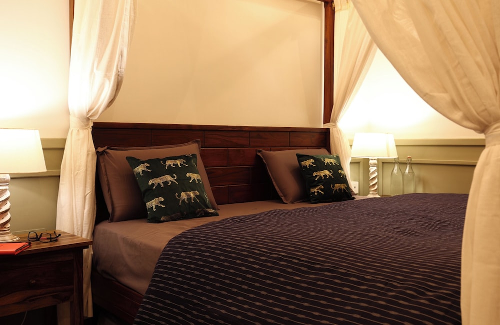 Room, 3 Bedrooms (Bedford Woods)