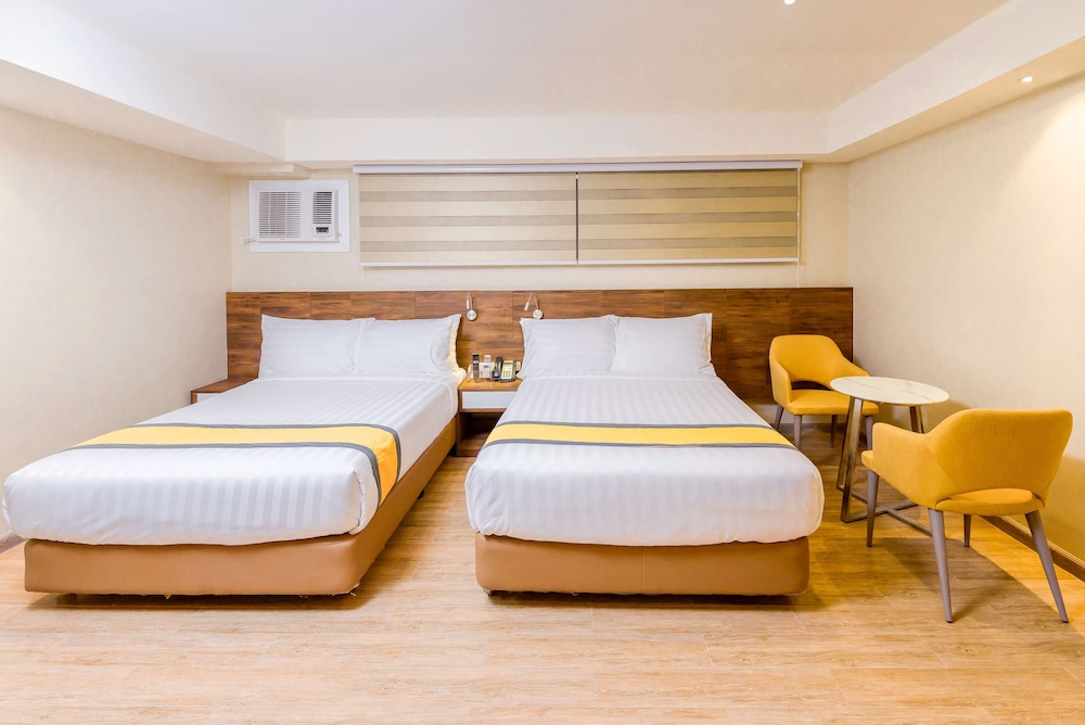 Premier Twin Room, 2 Double Beds, Non Smoking, Kitchenette