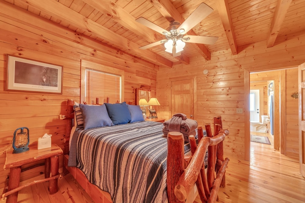 Cabin, 2 Bedrooms photo 1