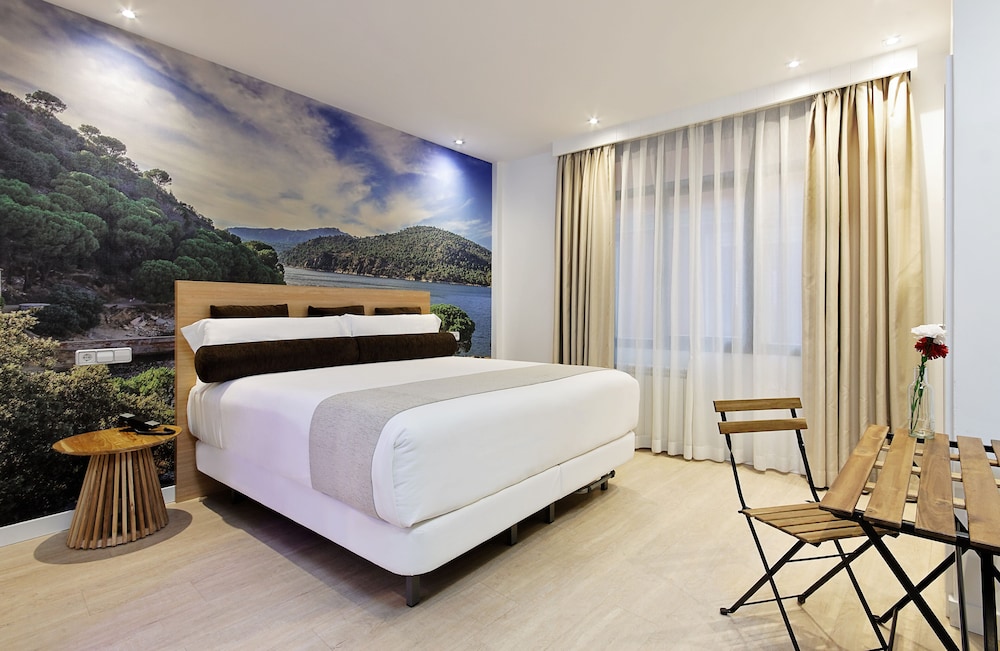 Double Room, Gran Via View - Photo 8