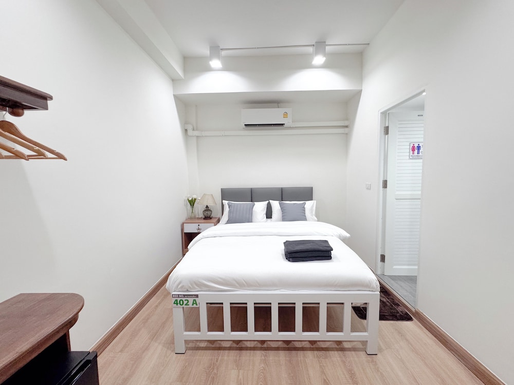 Double Room with Private Bathroom (No Windows) photo 2