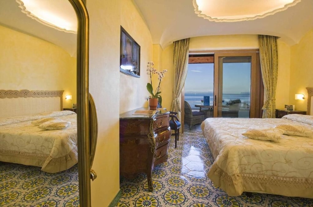 Premier Room, Balcony