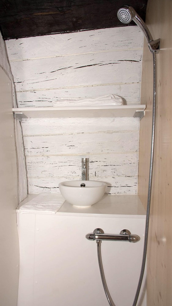 Cabin (Foudre) photo 2
