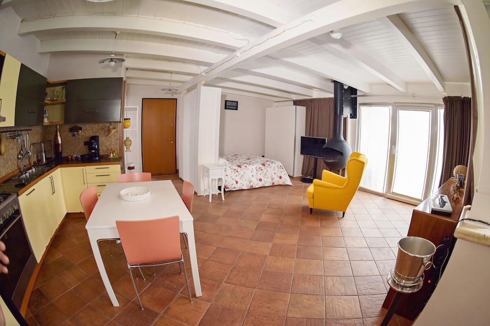 Panoramic Quadruple Room photo 2