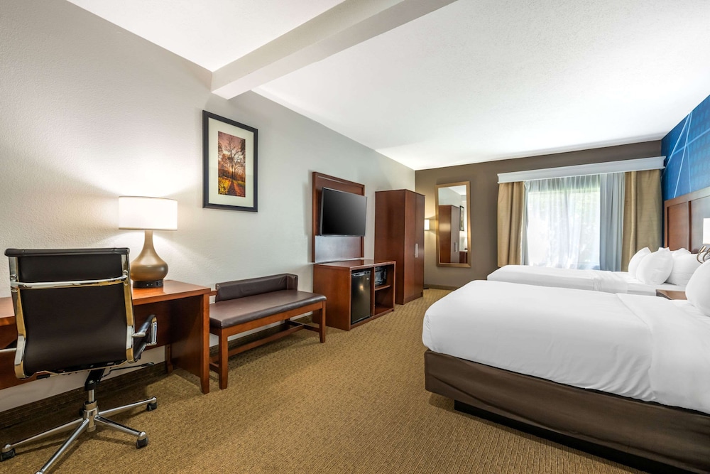 Suite, 2 Queen Beds, Non Smoking (Pet Friendly) - Photo 3