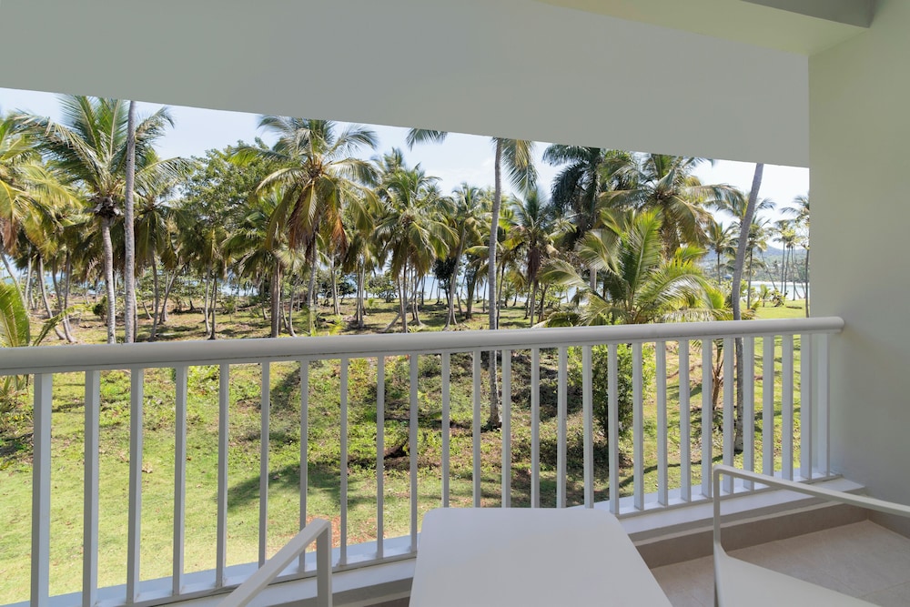 Club Room, 1 King Bed, Ocean View - Photo 7