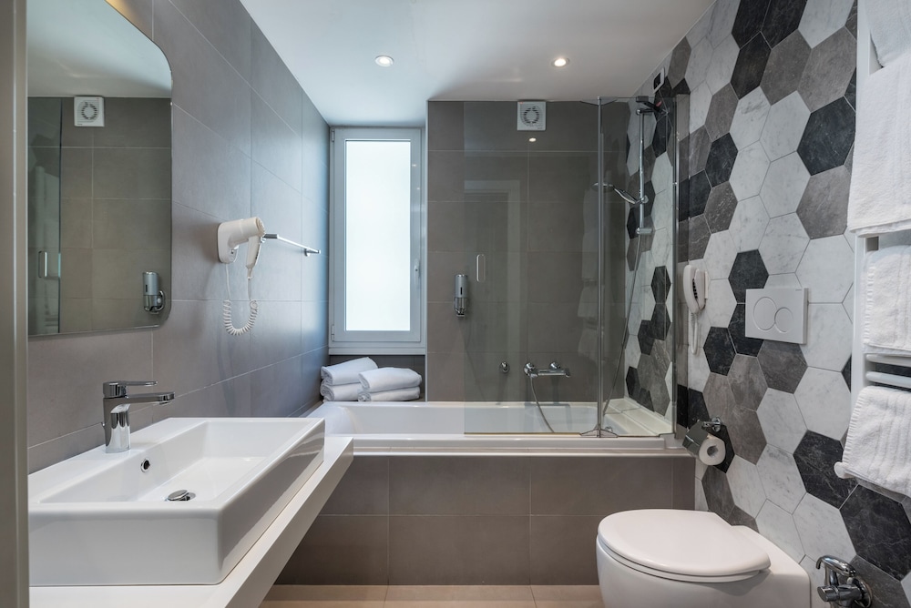 Standard Quadruple Room photo 3