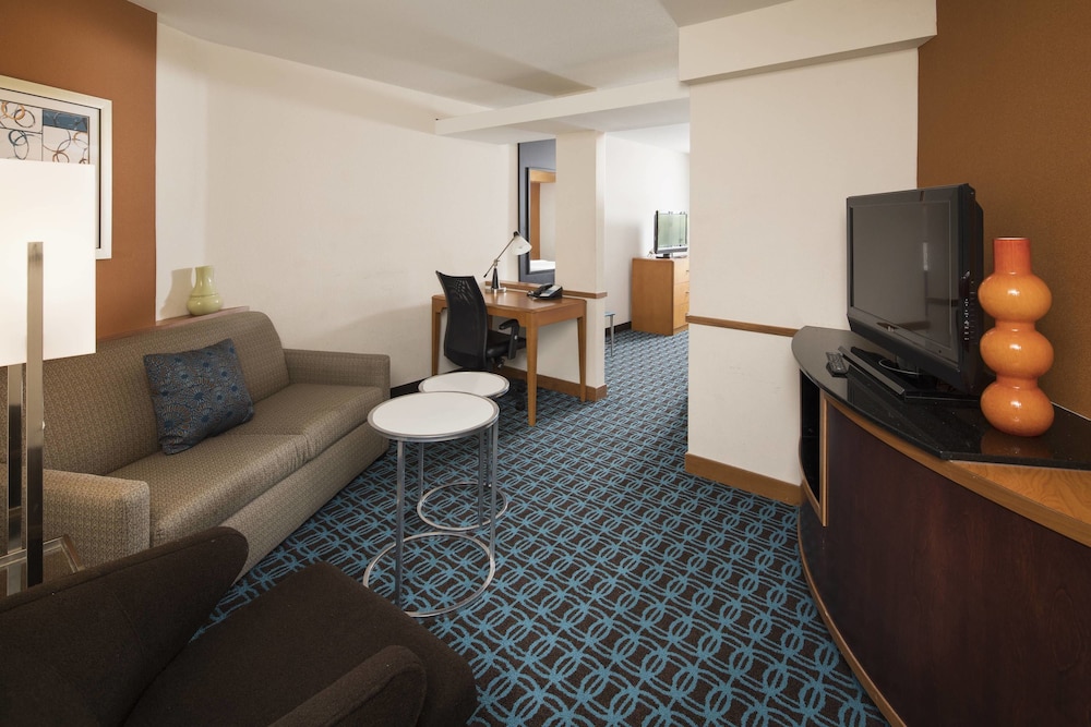 Studio, Multiple Beds - Photo 1