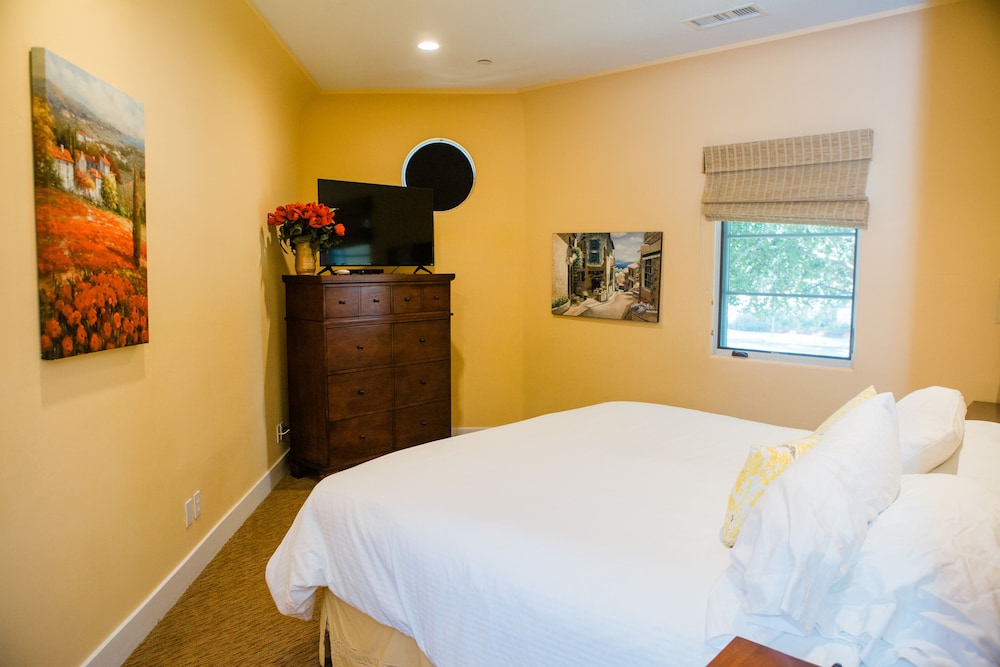 Luxury Villa Suite 4 photo 3